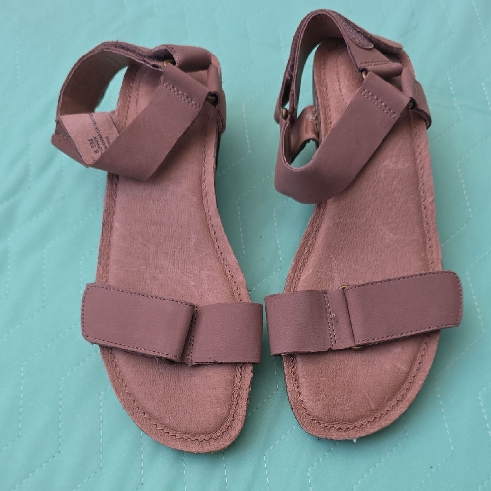Adam Tucker Shea Women 8.5 Wedge Sandal Me Too Leather Taupe Tan Brown